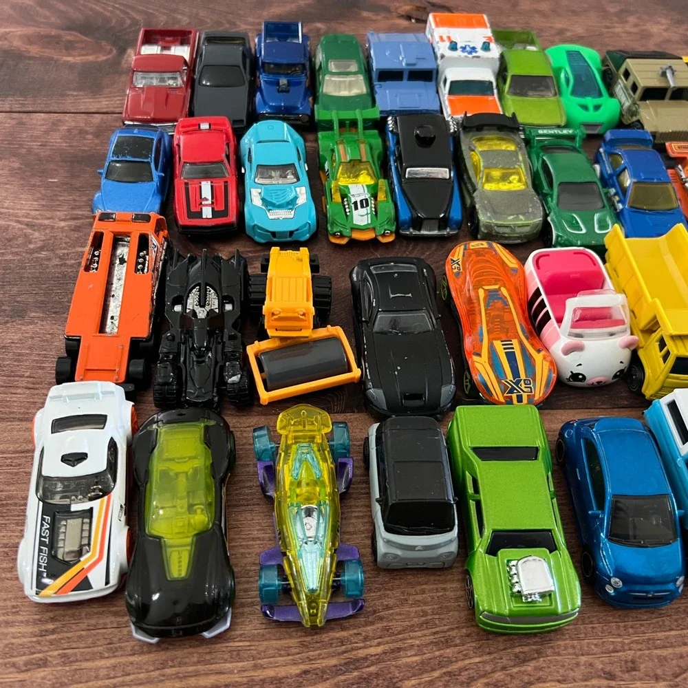 Mixed Diecast Toy Car Lot of 44 Hot Wheels Matchbox Bentley Batmobile Mustang